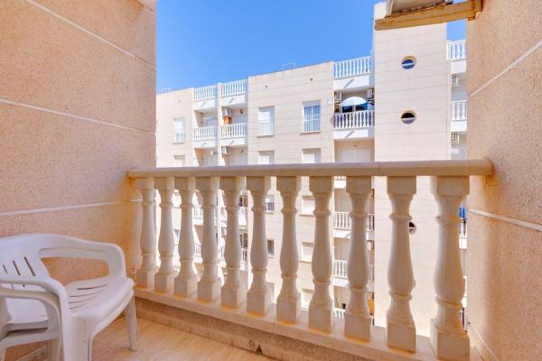 Venta de piso en Piso en Antonio Machado, Torrevieja, Torrevieja
photo 1