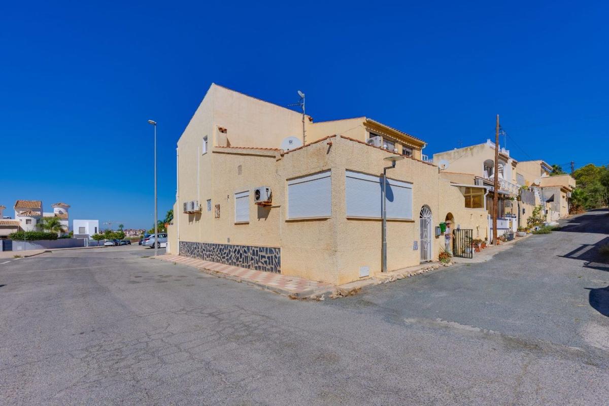 Sprzedaż niezależnego domku jednorodzinnego w Casa o chalet en Calle Parque Nalón, San Fulgencio, San Fulgencio photo 3
