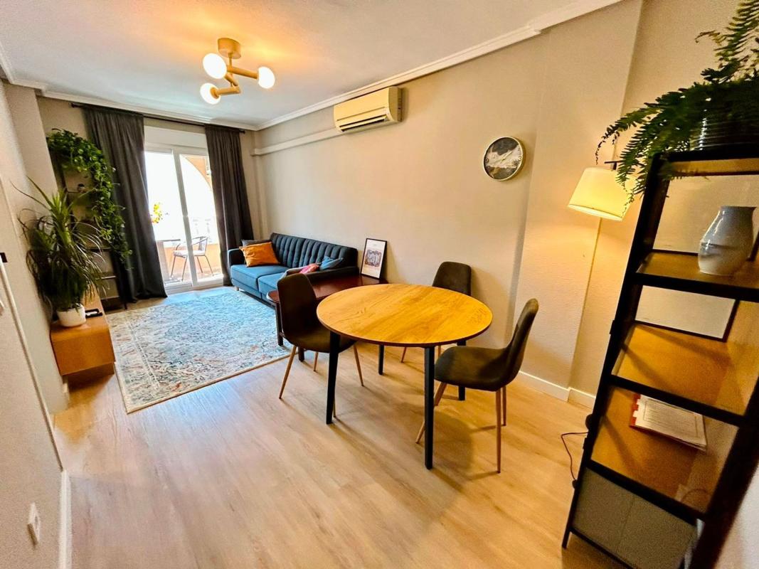 Venta de piso en Piso en Antonio Machado, Torrevieja, Torrevieja
photo 3