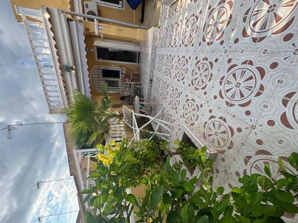 Chalet adosado en Urbanización los Altos, 20, Los Balcones - Los Altos del Edén, Torrevieja photo 1