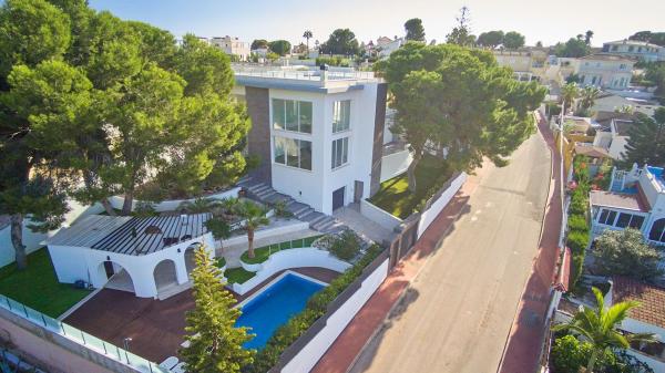Casa o chalet independiente en Avenida de Torrevieja, Los Balcones - Los Altos del Edén, Torrevieja photo 1