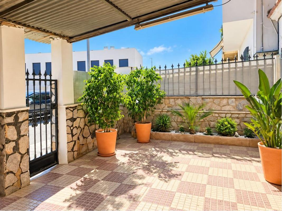 Properties for sale and rent in Spain photo 2
