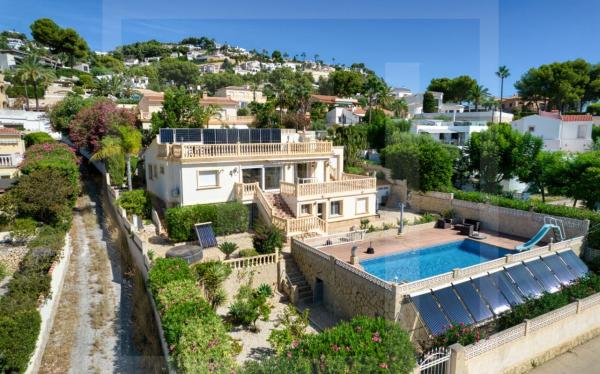 Частный шале на продаже в Casa o chalet en Pinar de Advocat-Cometa, Moraira, Морайра photo 1