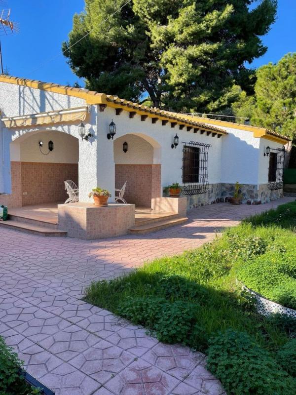 Продажа отдельного шале в Casa o chalet en Punta Prima, Torrevieja, Торревьеха photo 1