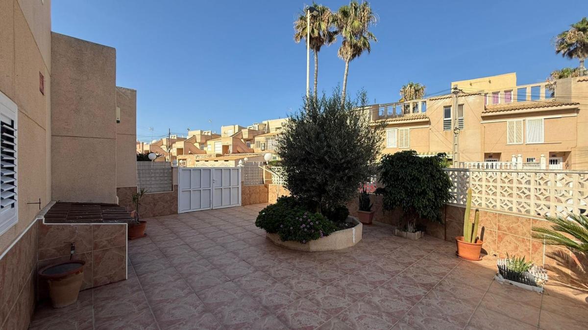 Venta de chalet adosado en , Torrevieja photo 2