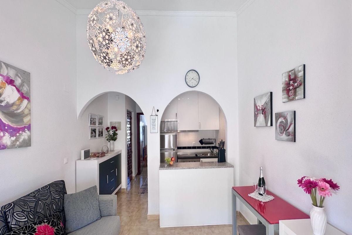 Venta de piso en Piso en Juan Ramon Jimenez, 7, Zona los Frutales, Torrevieja, Torrevieja
photo 1