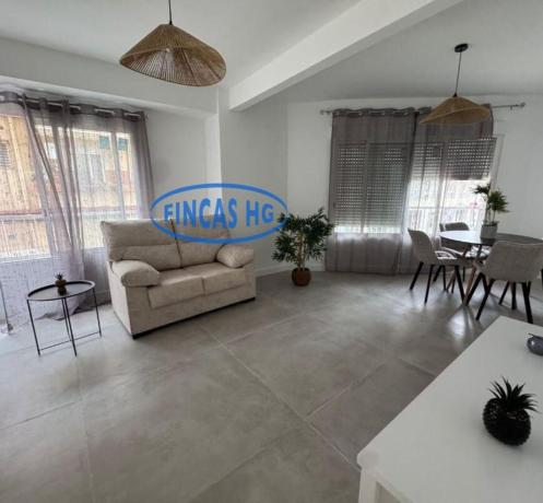 Venta de piso en Piso en Carolinas Altas, Alicante / Alacant, Alicante / Alacant
 photo 1