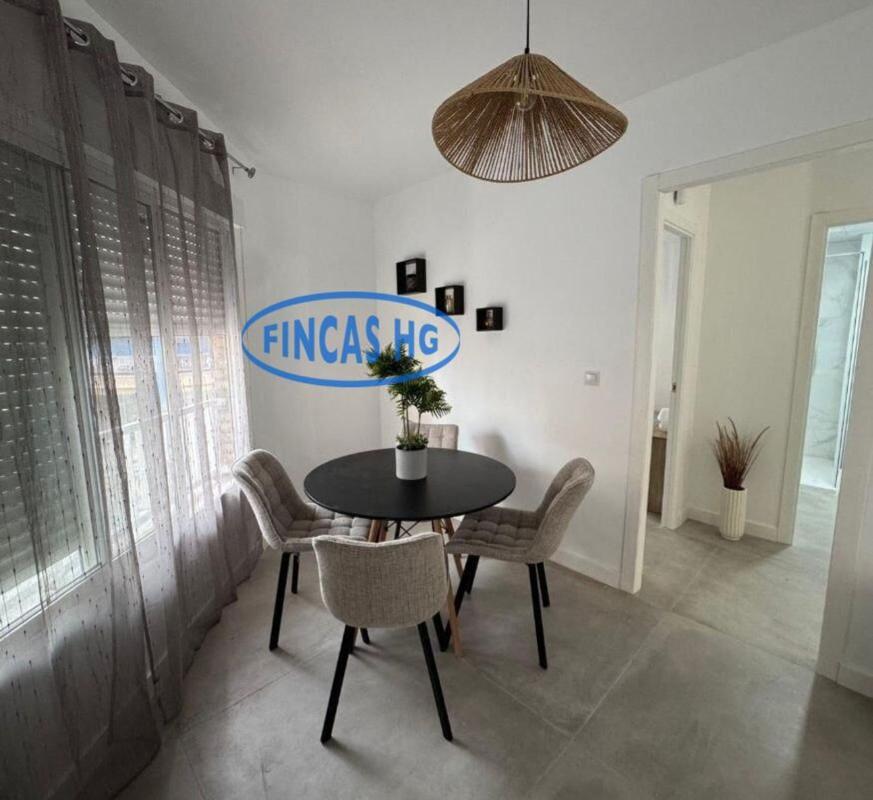 Sale of apartment in Piso en Carolinas Altas, Alicante / Alacant, Alicante
 photo 2