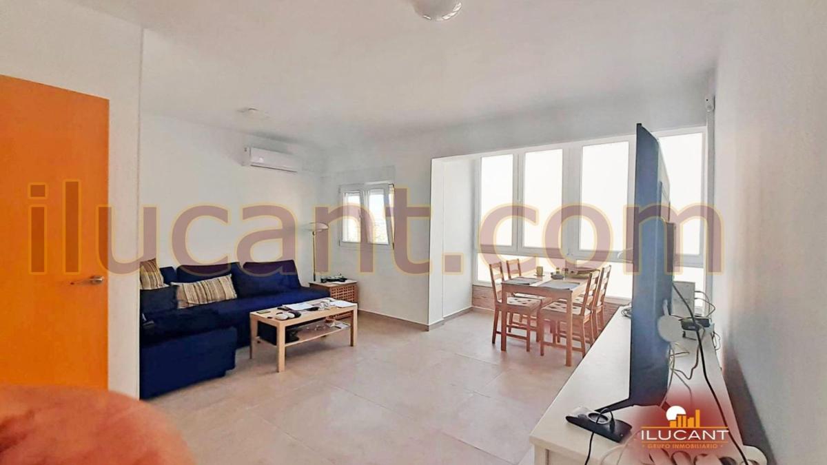 Venta de piso en Piso en Colonia Requena - Virgen del Carmen, Alicante / Alacant, Alicante / Alacant
photo 1
