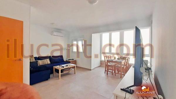 Sale of flat in Piso en Colonia Requena - Virgen del Carmen, Alicante / Alacant, Alicante
photo 1