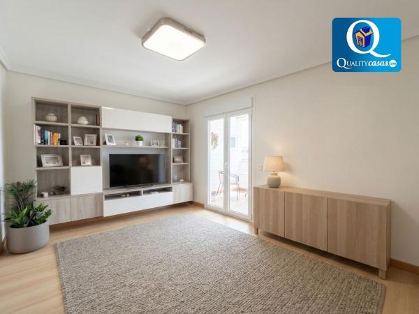 Chalet independiente en venta en Casa o chalet en Cabo de las Huertas, Alicante / Alacant, Alicante / Alacant
thumbnail 3