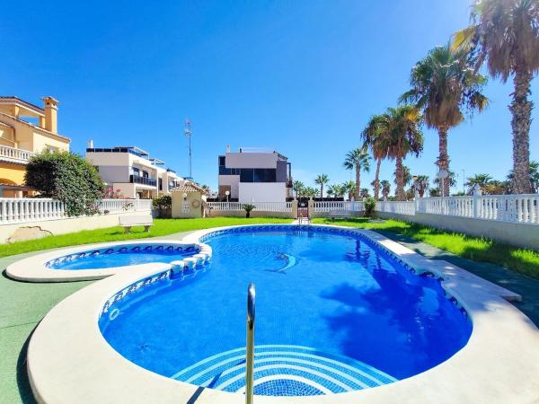 Sprzedaż mieszkania w Piso en Calle Cabo Ortegal, 20, Lomas de Cabo Roig, Orihuela, Orihuela
thumbnail 2