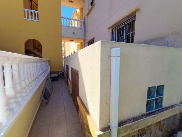 Sprzedaż mieszkania w Piso en Calle Cabo Ortegal, 20, Lomas de Cabo Roig, Orihuela, Orihuela
 photo 4