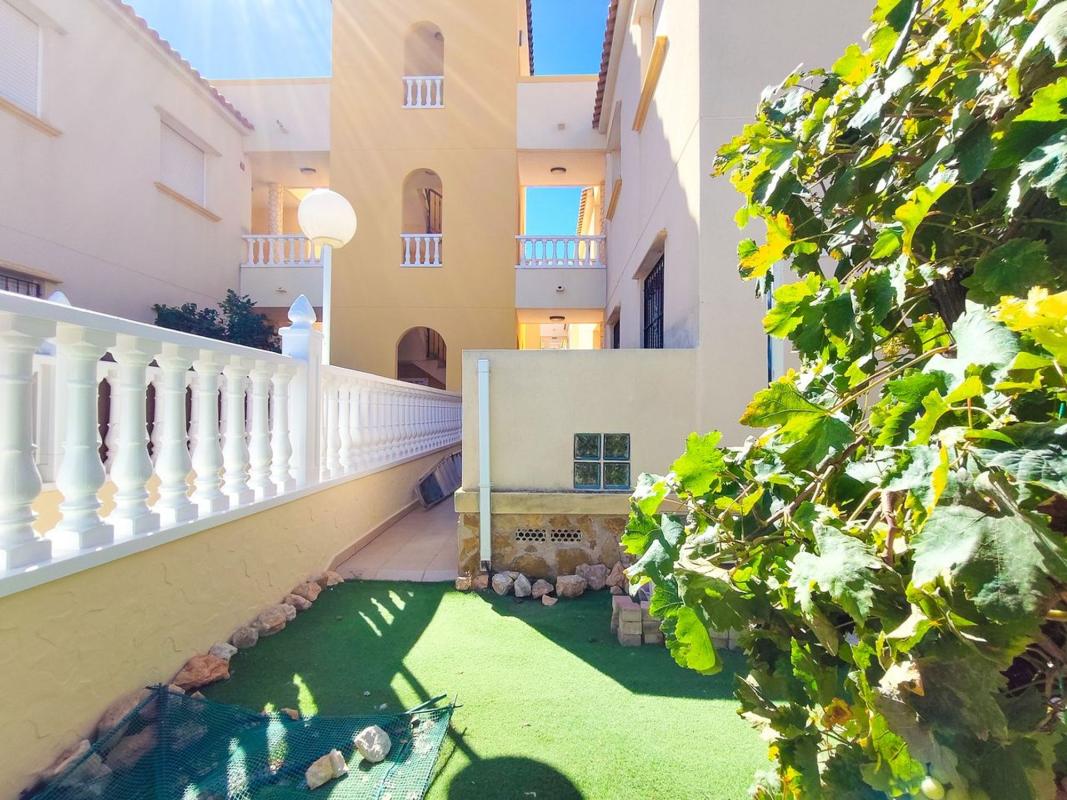 Sprzedaż mieszkania w Piso en Calle Cabo Ortegal, 20, Lomas de Cabo Roig, Orihuela, Orihuela
 photo 5