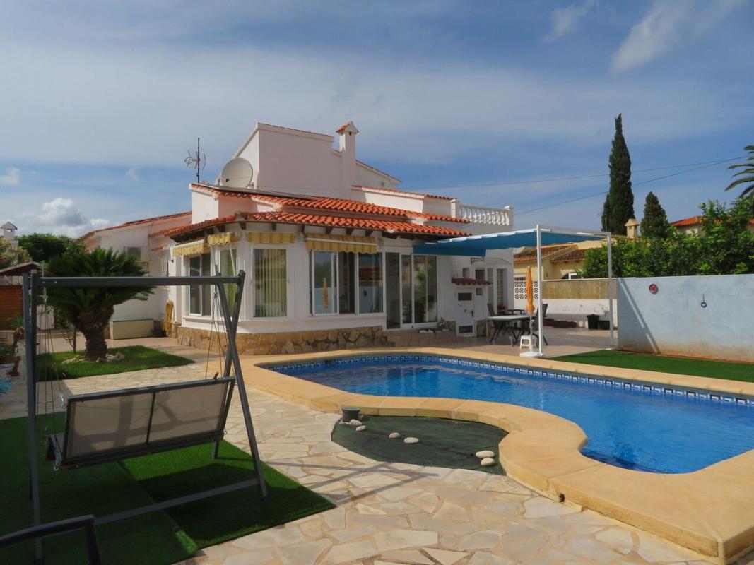 Properties for sale and rent in Spain photo 1