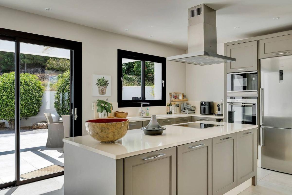 Properties for sale and rent in Spain photo 5