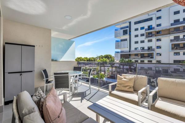 Продажа квартиры на Piso en Calle de Jorge Manrique, Dehesa de Campoamor, Orihuela, Ориуэла
thumbnail 2