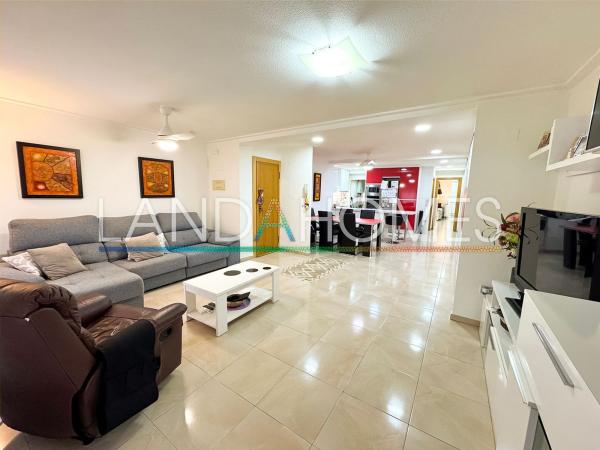 Продажа квартиры на Piso en Calle del Capità Baltasar Tristany, 84, Reina Victoria-Miguel Hernández, Elche / Elx, Эльче / Эльх
 photo 2