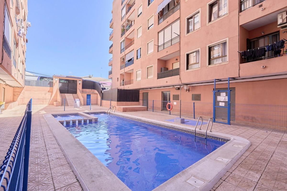 Venta de piso en Piso en Calle Joven Pura, 10, Antonio Machado, Torrevieja, Torrevieja
photo 2