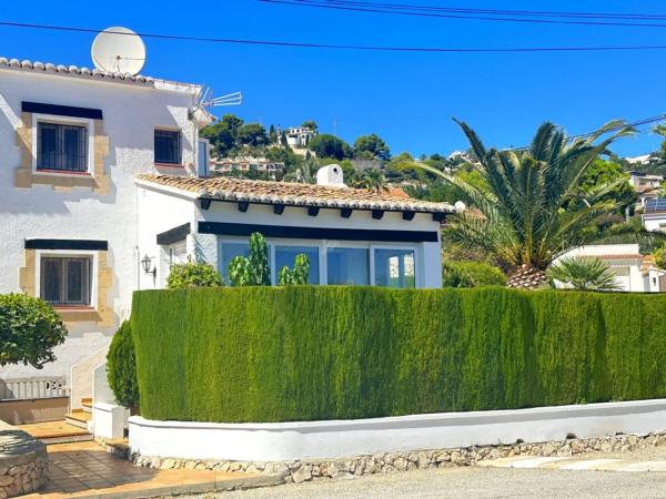 Chalet pareado en Calle Laurel, Pinar de Advocat-Cometa, Moraira photo 1