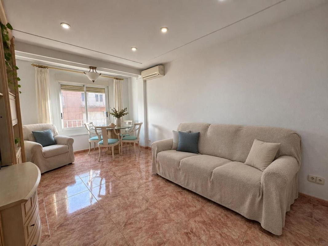 Venta de piso en Piso en Calle Reina Victoria, Pont Nou-Corazón de Jesús, Elche / Elx, Elche / Elx
 photo 2
