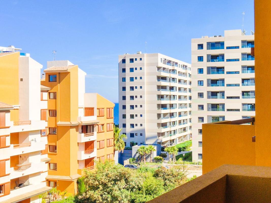 Продажа квартиры на Piso en Calle Ciclón, 7, Punta Prima, Torrevieja, Торревьеха
photo 1