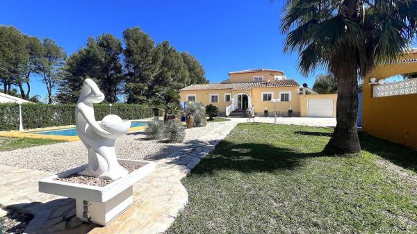 Chalet wolnostojący na sprzedaż w Casa o chalet en El Montgó, Denia, Dénia thumbnail 2