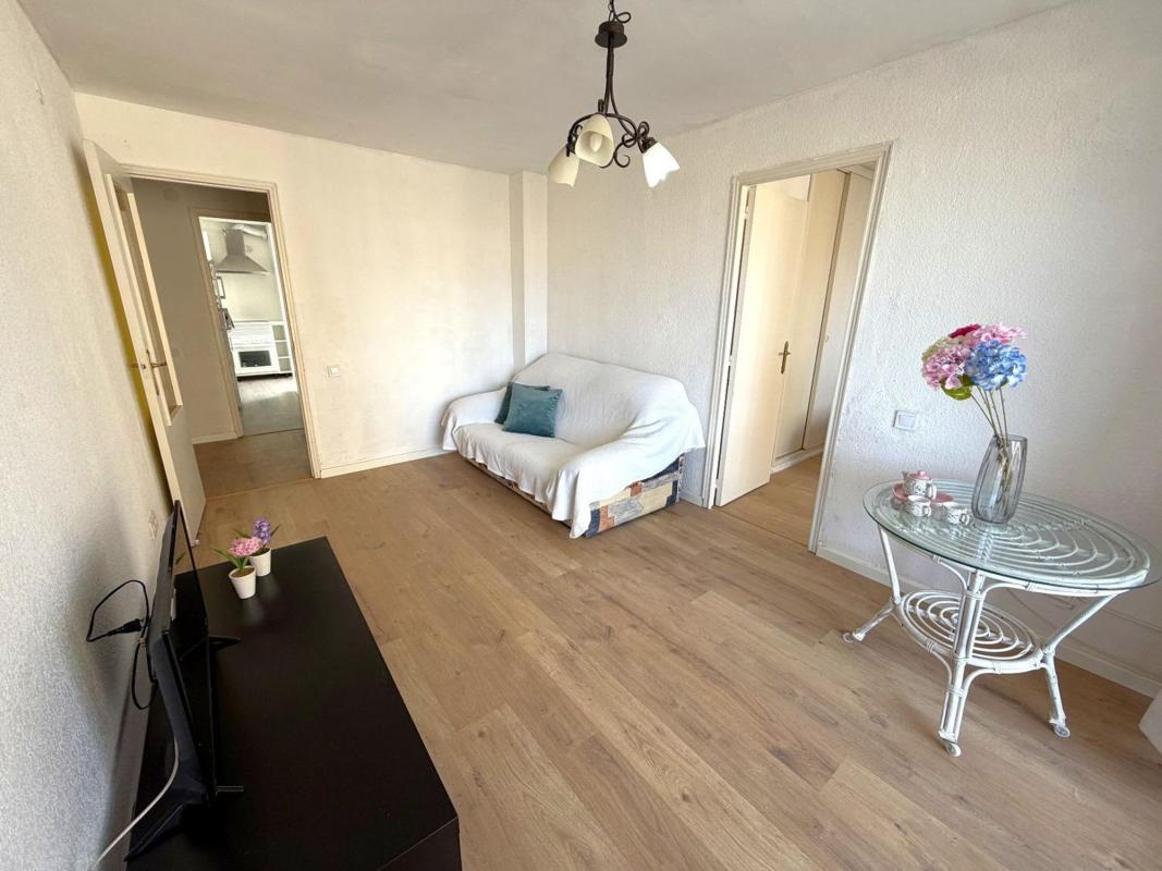 Sale of apartment in Piso en Benalúa, Alicante / Alacant, Alicante
 photo 2