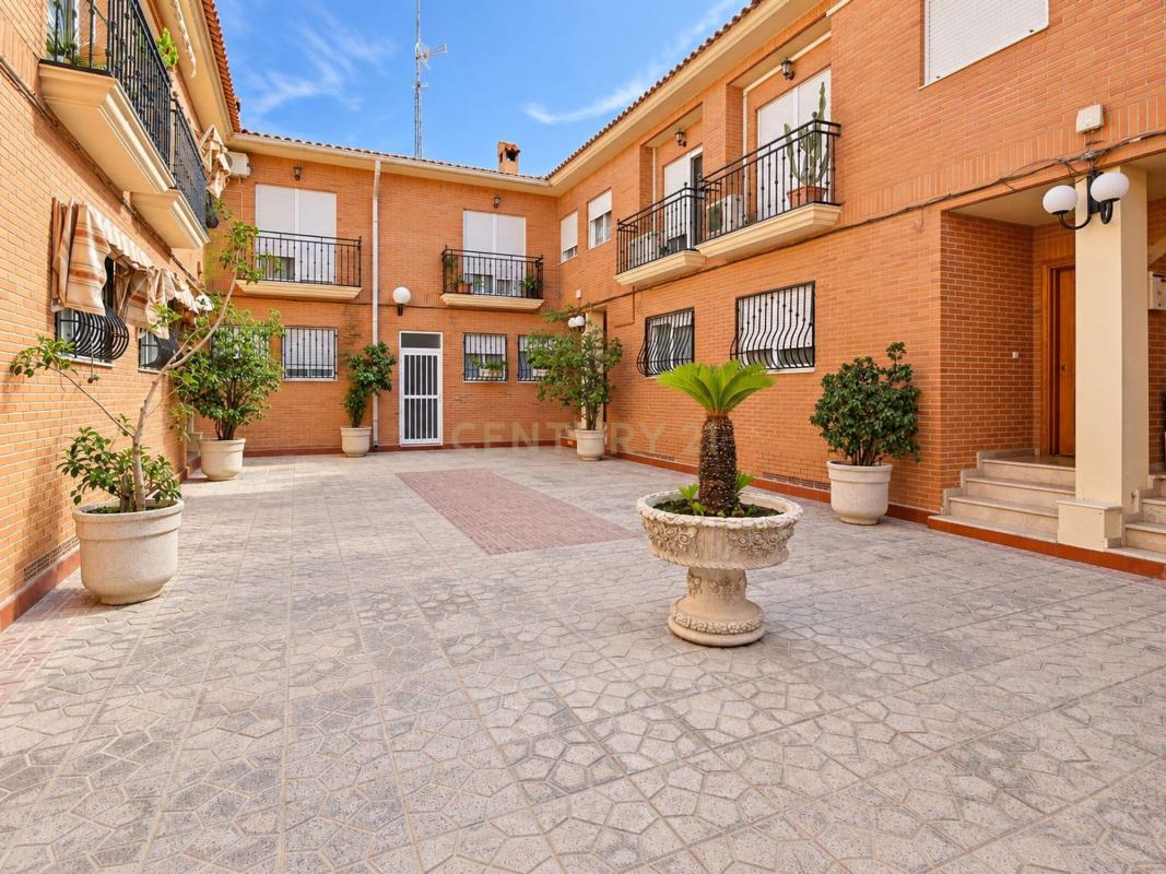 Properties for sale and rent in Spain photo 2