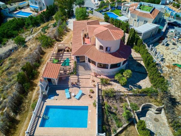 Independent chalet for sale in Casa o chalet en Pueblo Acantilado - Lanuza, El Campello, El Campello
thumbnail 3