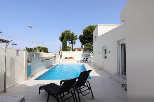 Casa o chalet independiente en Calle Isla Grosa Bal, Los Balcones - Los Altos del Edén, Torrevieja photo 1