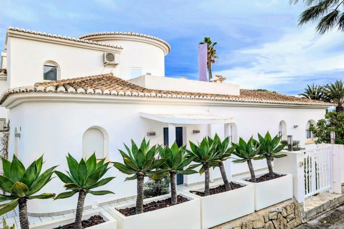Sale of independent chalet in Casa o chalet en Casco Urbano, Moraira, Moraira
photo 1