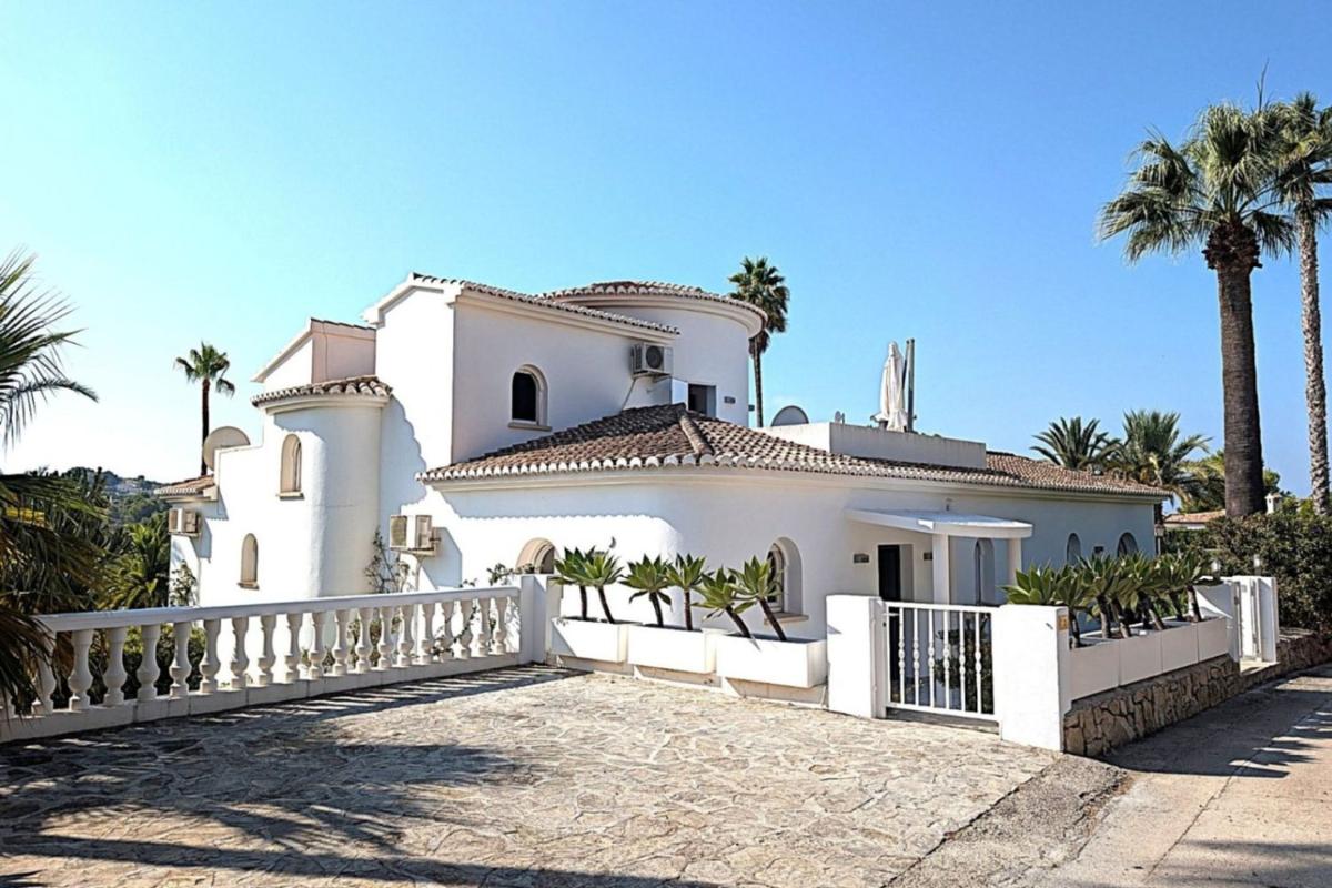 Sale of independent chalet in Casa o chalet en Casco Urbano, Moraira, Moraira
photo 4