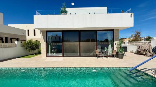 Chalet independiente en venta en Casa o chalet en El Verger, El Verger
photo 1