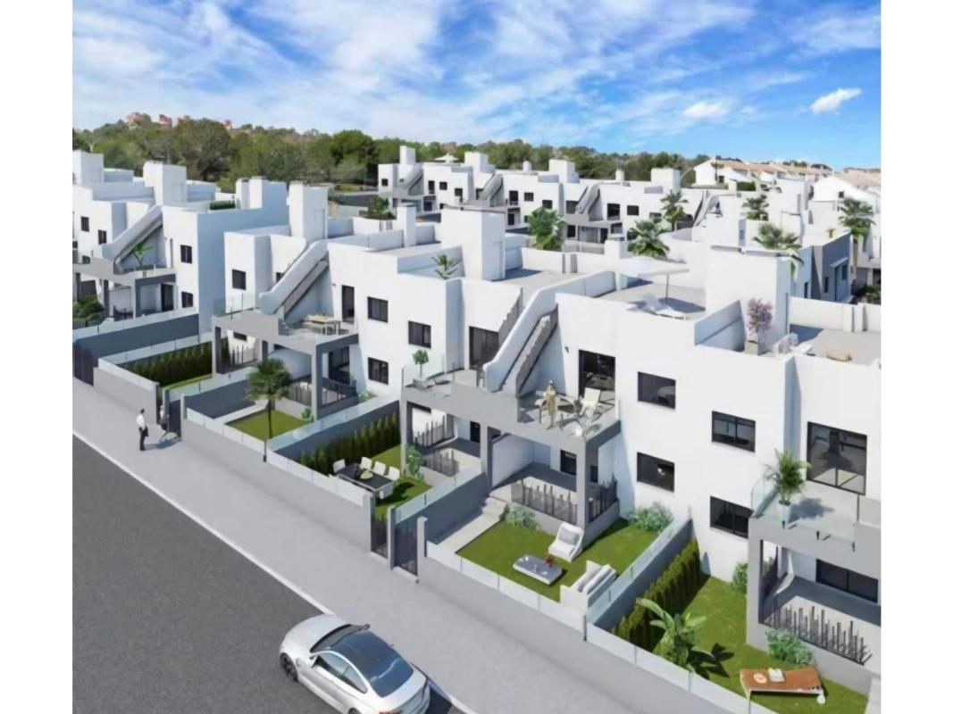 Продажа отдельного шале в Casa o chalet en Calle la Capitana, La Cañada - Los Alcores, San Miguel de Salinas, Сан-Мигель-де-Салинас photo 1