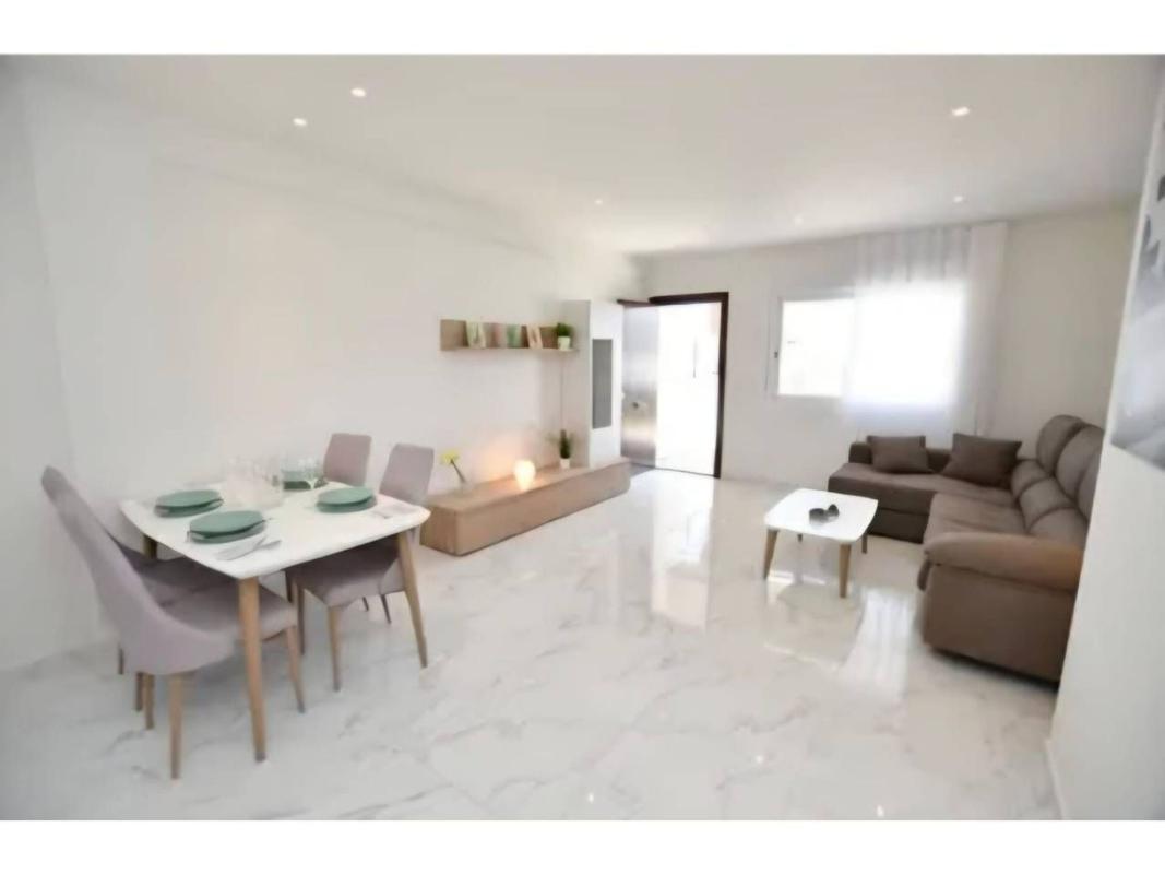Продажа отдельного шале в Casa o chalet en Calle la Capitana, La Cañada - Los Alcores, San Miguel de Salinas, Сан-Мигель-де-Салинас photo 5