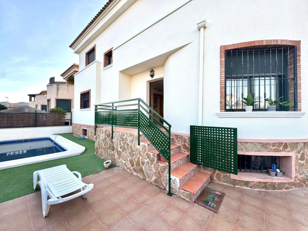Properties for sale and rent in Spain photo 2
