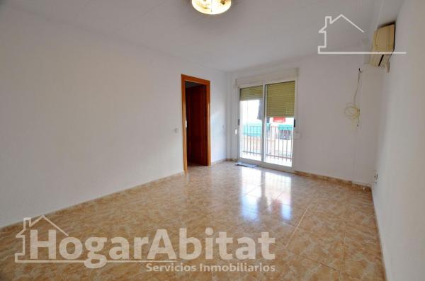 Venta de piso en Piso en Calle Aguas de Sax, Altozano, Alicante / Alacant, Alicante / Alacant
 photo 4