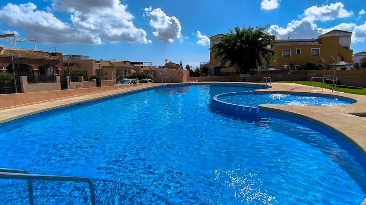 Sale of apartment in Piso en Calle Taray, Los Montesinos, Los Montesinos
 photo 2