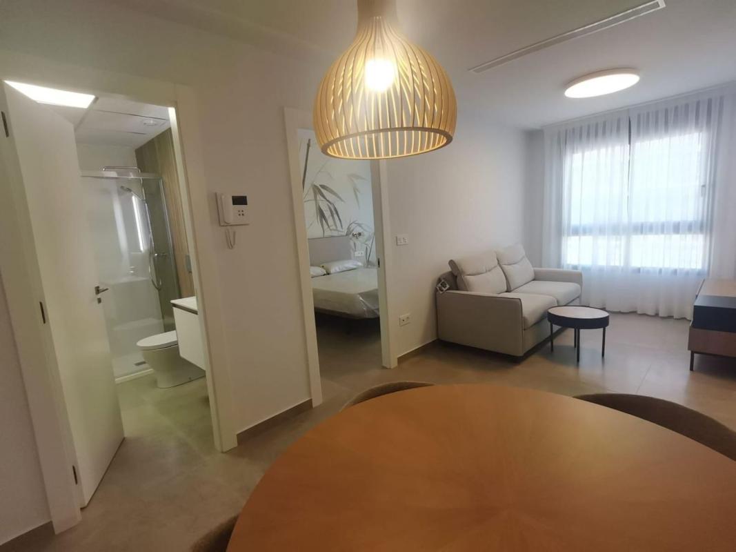 Продажа квартиры на Piso en Avenida Habaneras - Curva de Palangre, Torrevieja, Торревьеха
photo 1