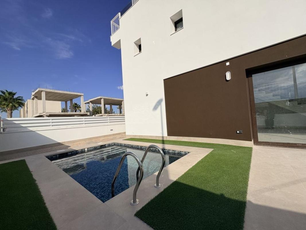 Venta de chalet independiente en Casa o chalet en Calle Noruega, La Marina, Elche / Elx, Elche / Elx
 photo 5