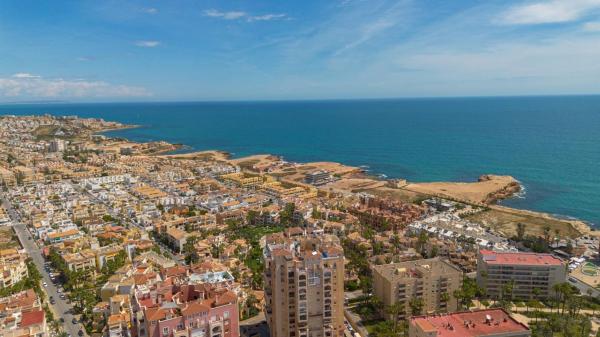 Продажа квартиры на Piso en Avenida Roentgen, 6, Zona los Frutales, Torrevieja, Торревьеха
thumbnail 2