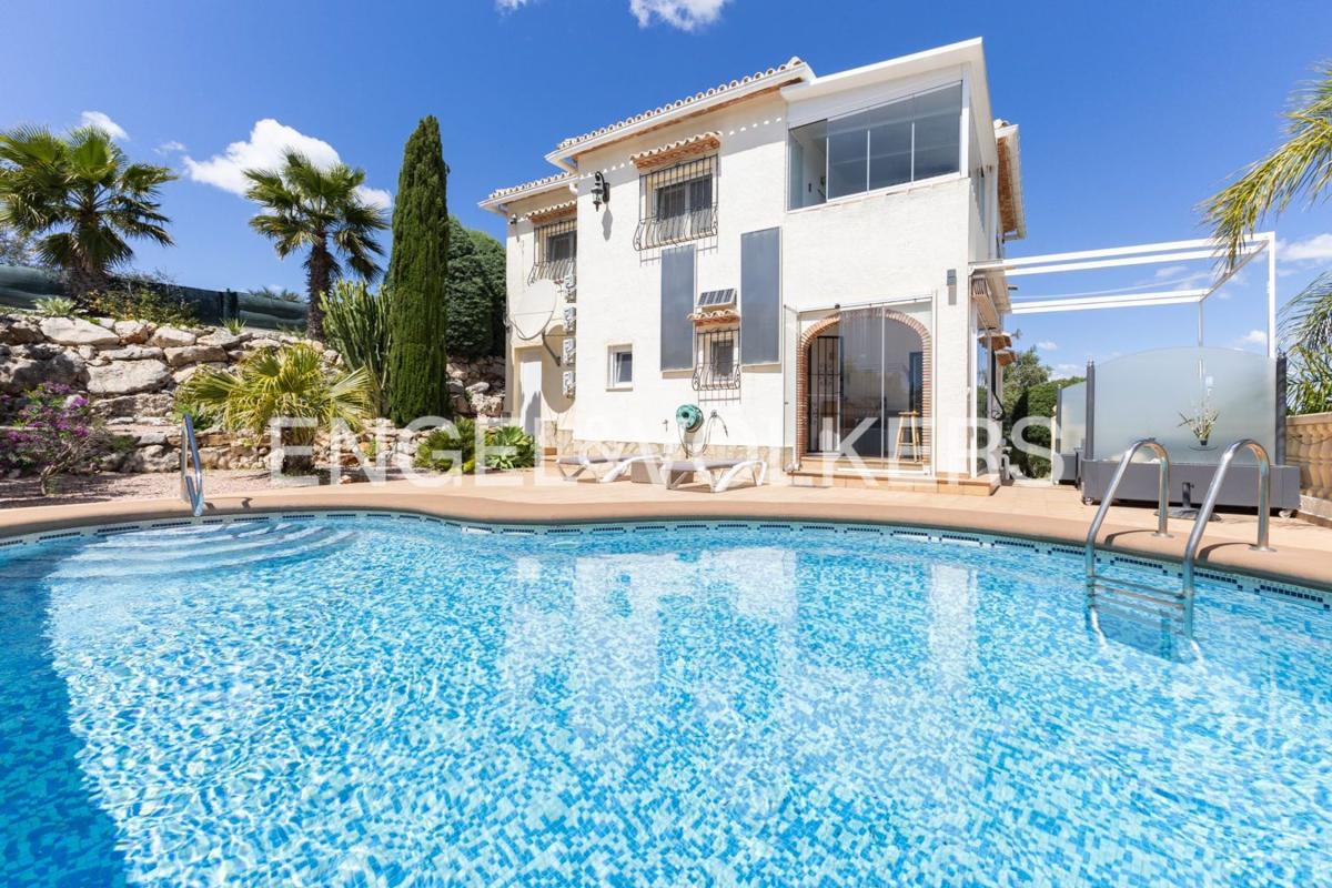Properties for sale and rent in Spain photo 5