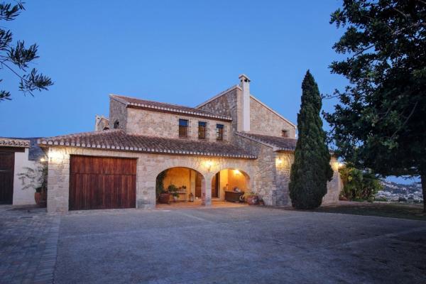 Продаётся загородный участок в Finca rústica en Carretera Moraira a Calpe, Casco Urbano, Moraira , Морайра thumbnail 3