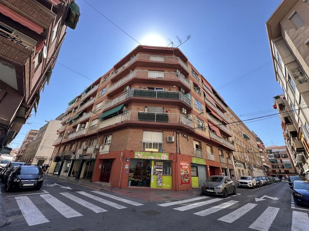 Venta de piso en Piso en Calle Dato Iradier, Carolinas Altas, Alicante / Alacant, Alicante / Alacant
 photo 2