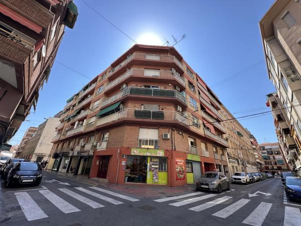 Sale of flat in Piso en Calle Dato Iradier, Carolinas Altas, Alicante / Alacant, Alicante
thumbnail 2