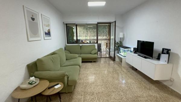 Venta de piso en Piso en Calle General Pintos, Campoamor, Alicante / Alacant, Alicante / Alacant
thumbnail 3