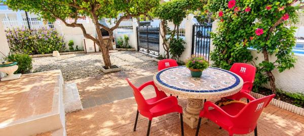Chalet pareado en Avenida de Murcia, Gran Playa, Santa Pola photo 4