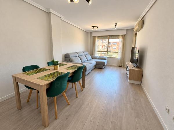 Venta de piso en Piso en Calle Cronista Joaquin Collia s/n, Campoamor, Alicante / Alacant, Alicante / Alacant
photo 1
