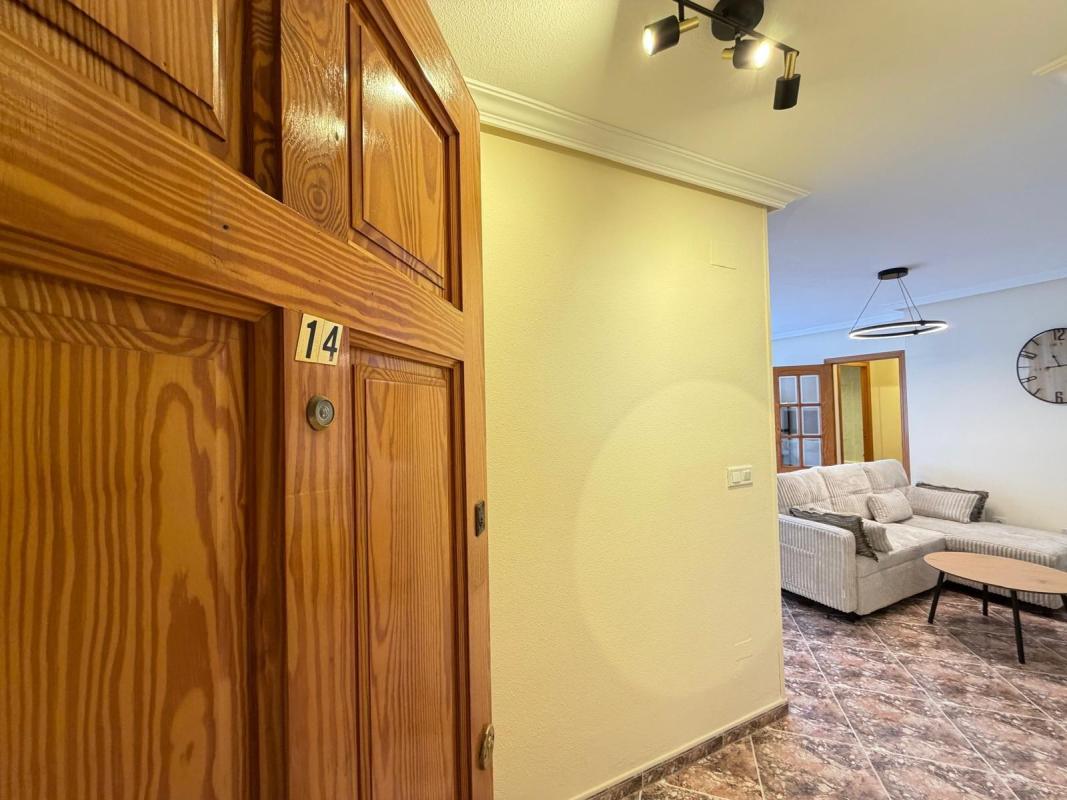 Продажа квартиры на Calle Capitán García Gea, Торревьеха
photo 2